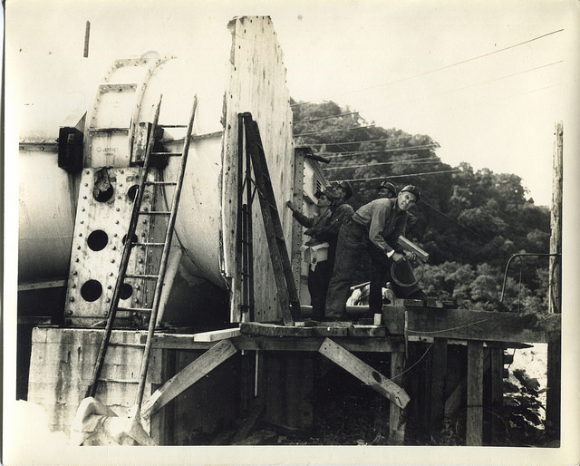 15612191364_b06d368d3b_z